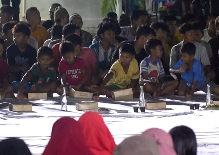 Momen Warga Sahur Bersama di Huntara Aceh Tamiang: Daging dan Udangnya Enak! Screenshot_20260228_115854.jpg