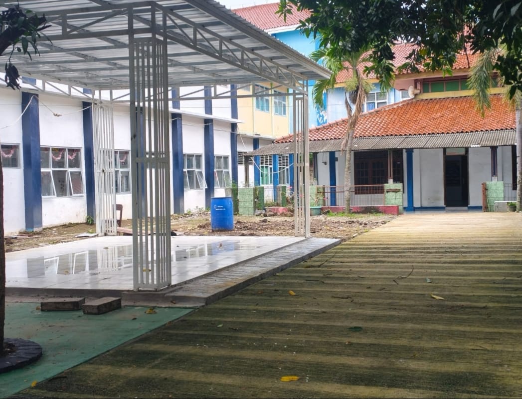 SMPN 3 Sindang Indramayu  Bangun Pojok-Pojok Literasi dan Green House untuk Perkuat Gerakan Literasi