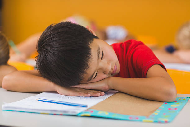 Mengatasi Santri yang Mudah Lelah dan Mengantuk di Kelas: Penyebab dan Solusi