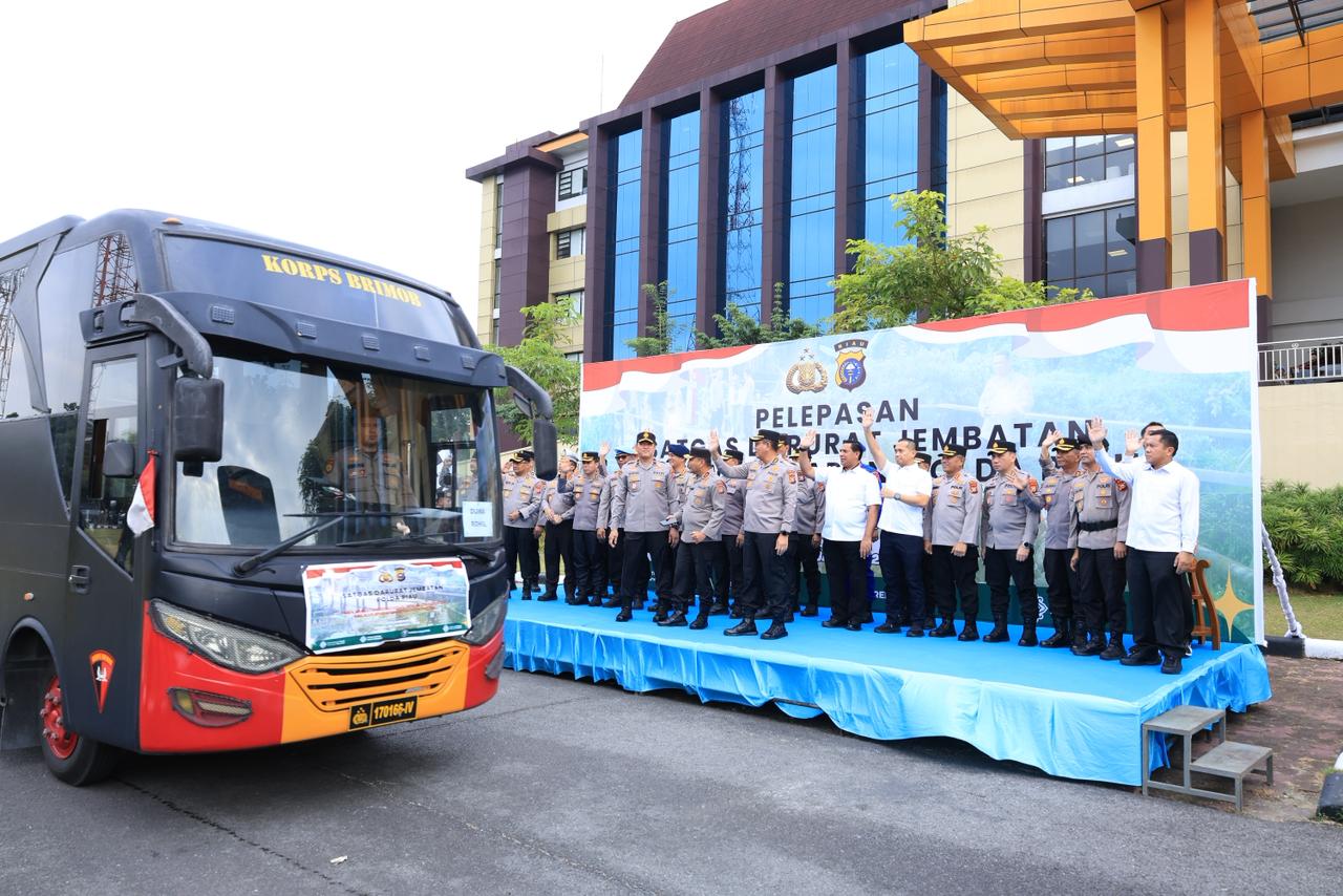 Kapolda Riau Lepas 250 Personel Satgas, Bangun 26 Jembatan Merah Putih.