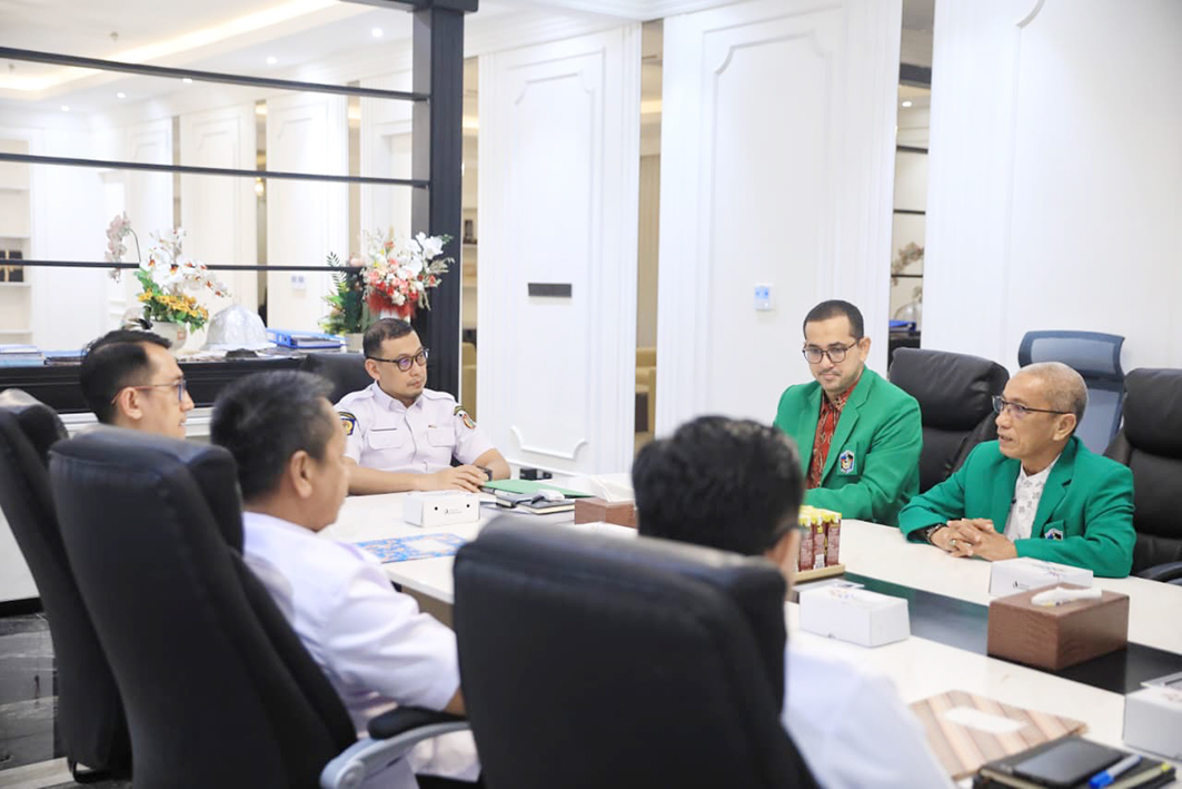 Sinergi Kebijakan dan Kampus: Pemkot Makassar Perluas Kolaborasi dengan FEB UMI Pemkot_Makassar–FEB_UMI_Jajaki_Kerja_Sama_Pendidikan_dan_Ekraf.png