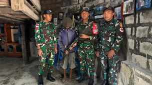 Satgas Pamtas TNI Terima Senjata Api dari Warga Perbatasan Belu FB_IMG_1771402175666.jpg