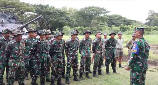 Pengawak Tank Amfibi Marinir Aktualisasikan Kepiawaian dalam Latihan Embarkasi-Debarkasi FB_IMG_1772119495297.jpg