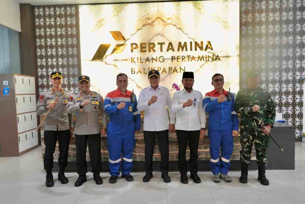 Kunjungi Kilang Balikpapan, Menko Polkam dorong penguatan Ketahanan Energi Nasional antisipasi dampak konflik Timur Tengah FB_IMG_1772549249185.jpg