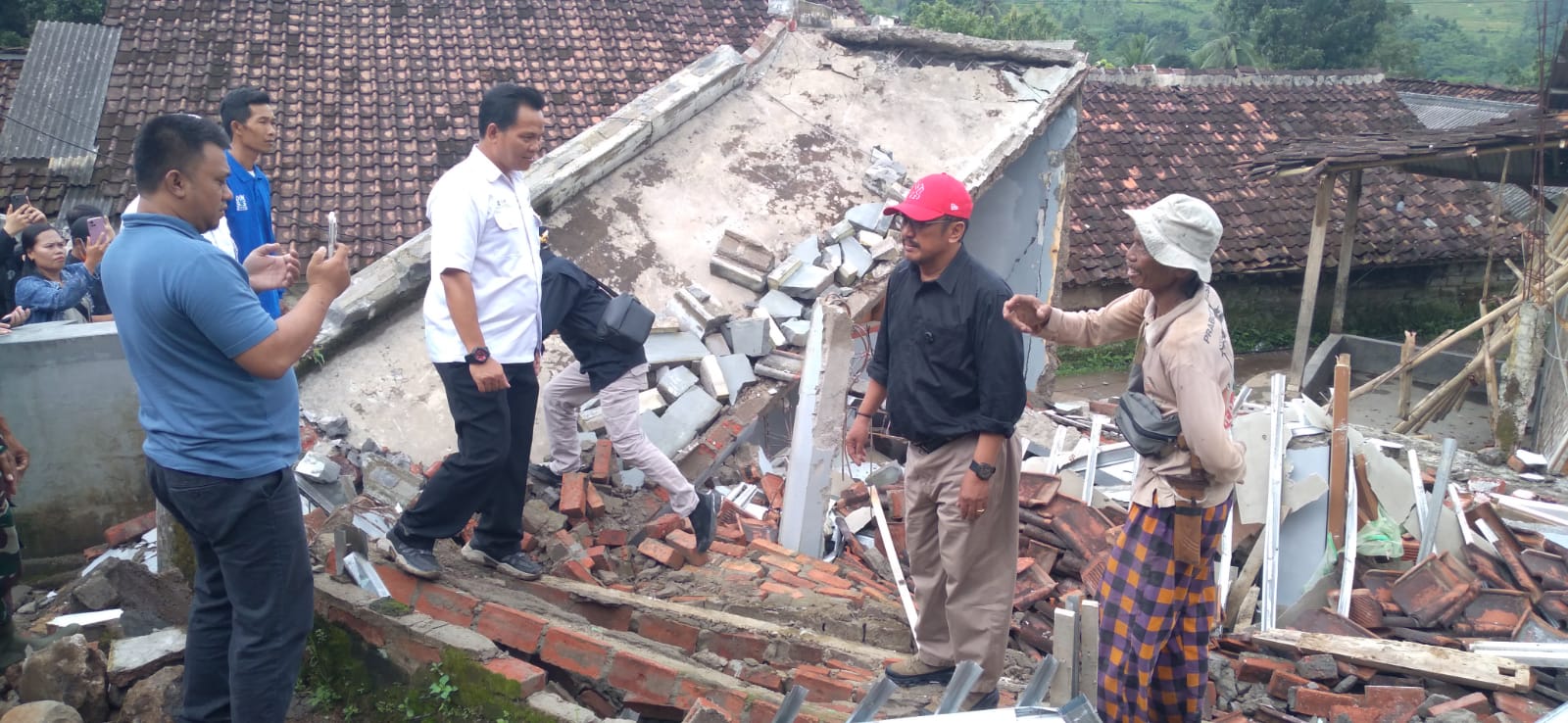 Bupati Sukabumi Tinjau Pergerakan Tanah di Cijambe, 101 Rumah Masuk Kategori Darurat IMG-20260304-WA0036.jpg