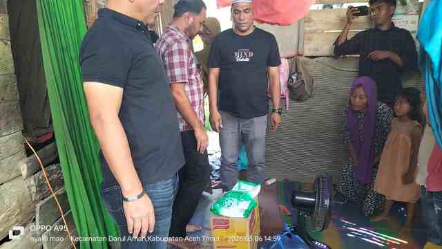 Tak Kuasa Menahan Air Mata, Kasat Intelkam Polres Aceh Timur Sambangi Keluarga Miskin di Darul Aman IMG-20260306-WA0068.jpg